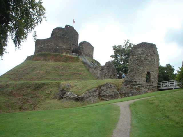 Launceston Castle のモットとベーリー