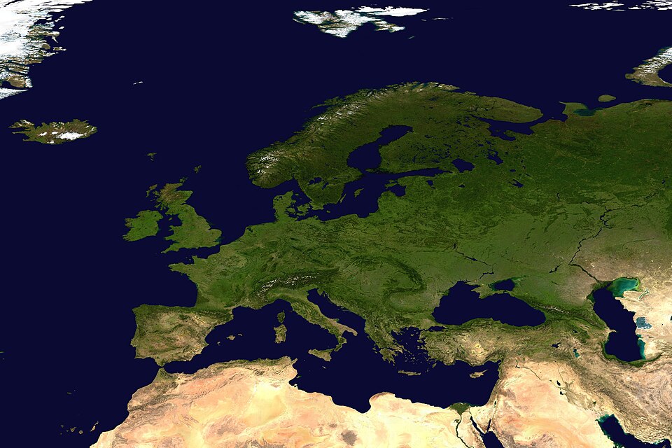 地球の曲面で見たヨーロッパの衛星写真
