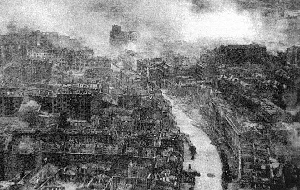 第二次世界大戦で破壊されたキエフの街並み